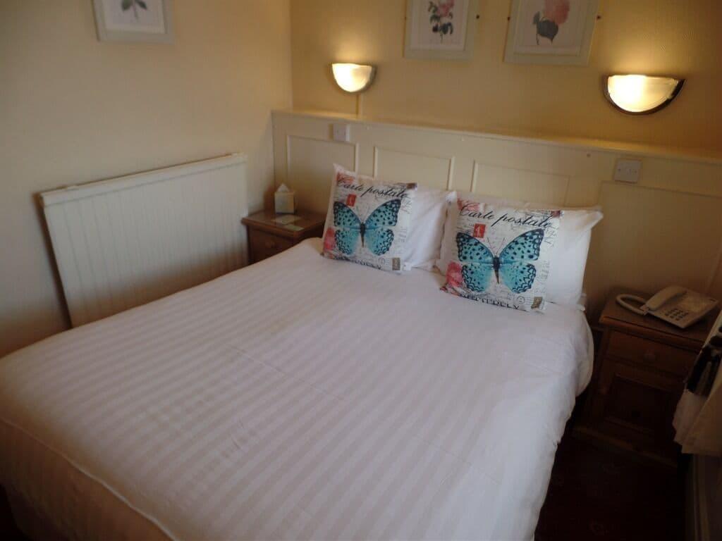 The Dodington Lodge Hotel วิตเชิร์ช ภายนอก รูปภาพ