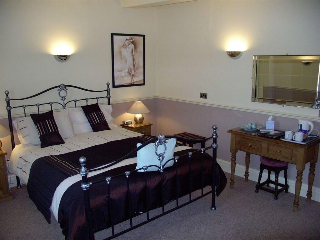 The Dodington Lodge Hotel วิตเชิร์ช ภายนอก รูปภาพ