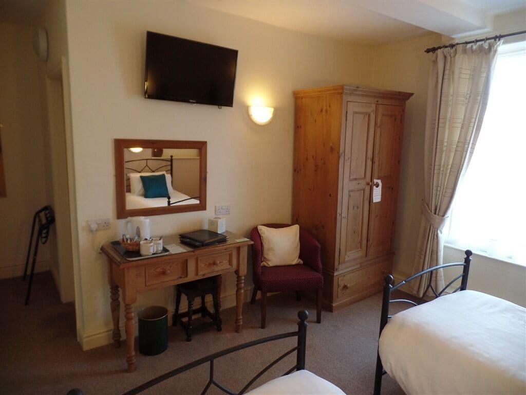 The Dodington Lodge Hotel วิตเชิร์ช ภายนอก รูปภาพ