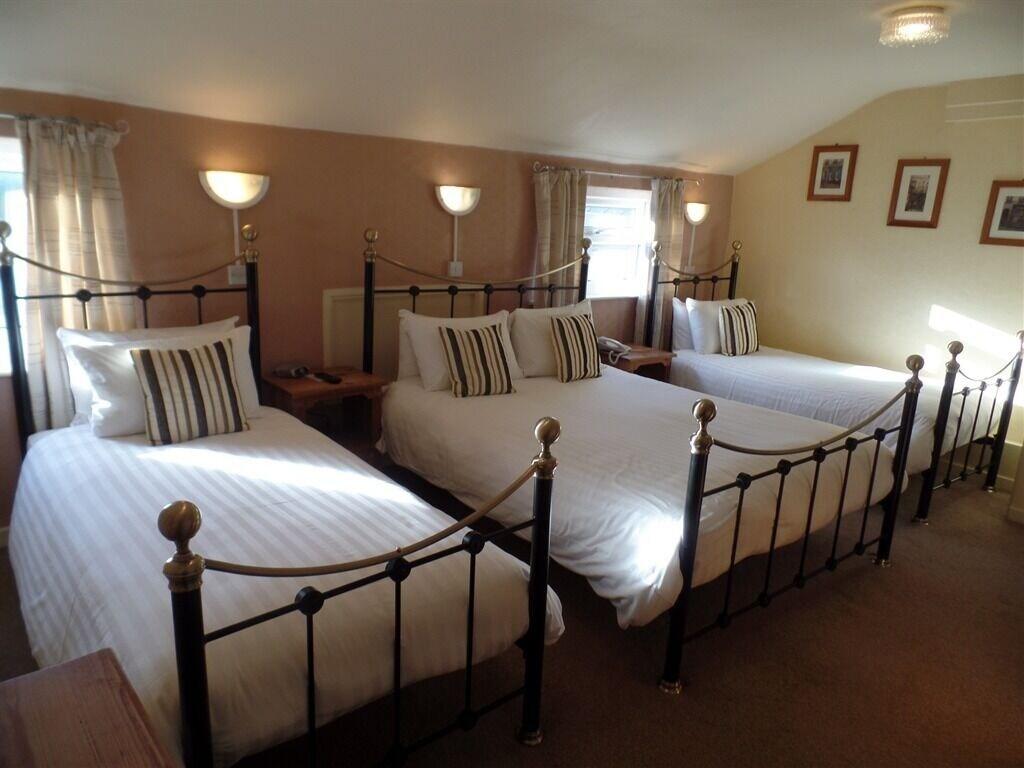The Dodington Lodge Hotel วิตเชิร์ช ภายนอก รูปภาพ