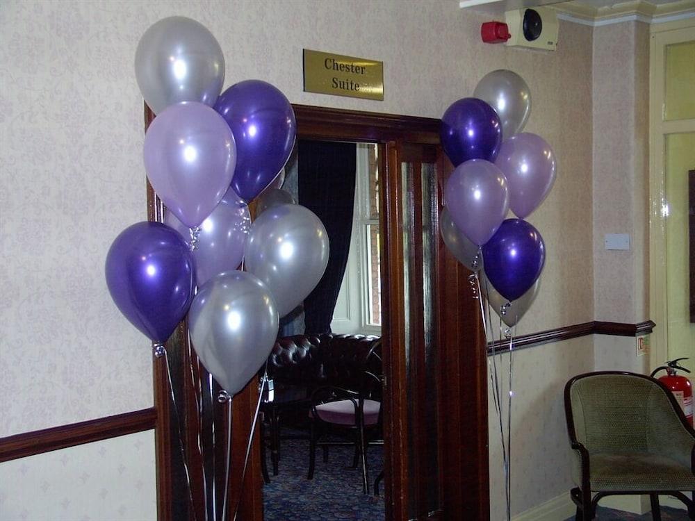 The Dodington Lodge Hotel วิตเชิร์ช ภายนอก รูปภาพ