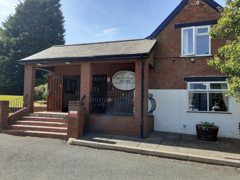 The Dodington Lodge Hotel วิตเชิร์ช ภายนอก รูปภาพ
