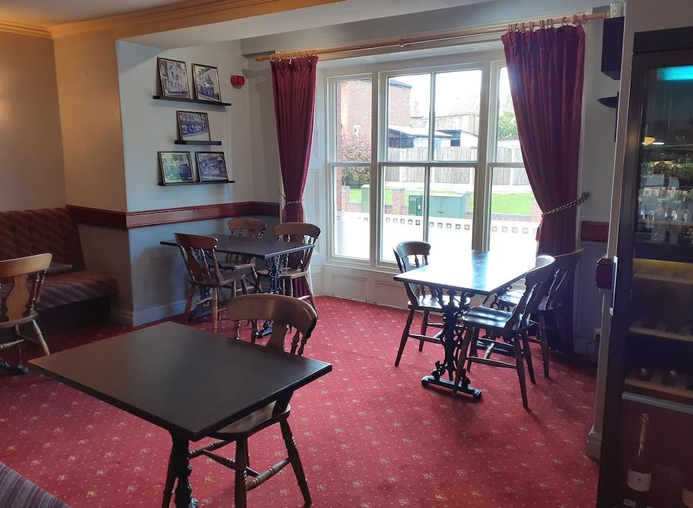 The Dodington Lodge Hotel วิตเชิร์ช ภายนอก รูปภาพ
